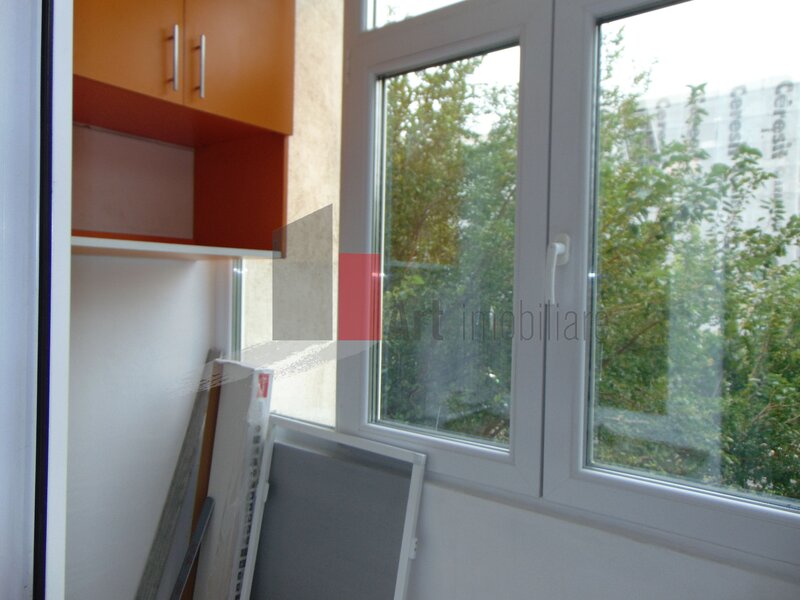 Titan, metrou, apartament cu o camera, garsoniera.