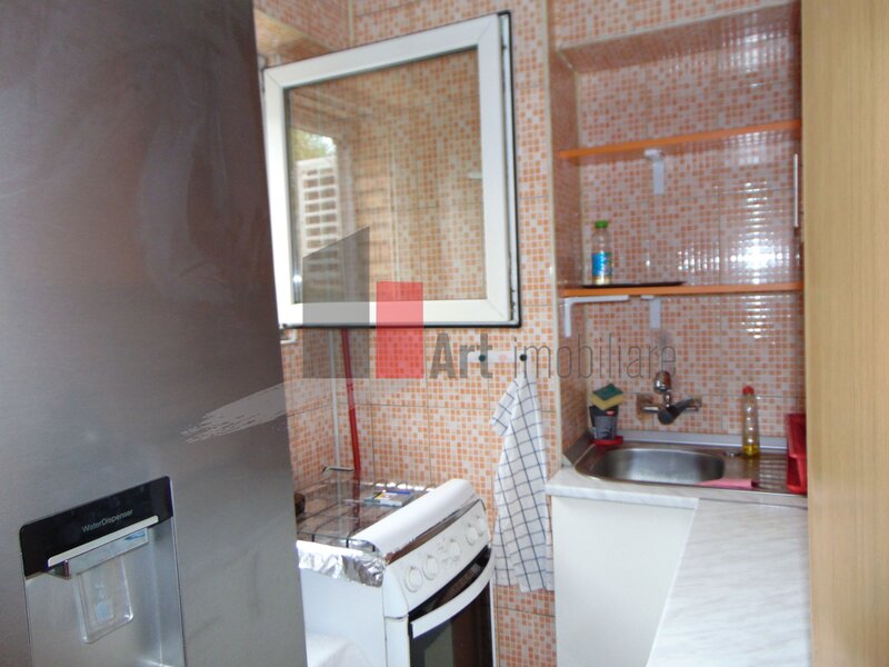 Titan, metrou, apartament cu o camera, garsoniera.