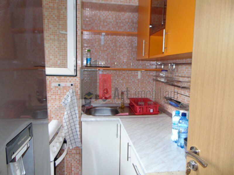 Titan, metrou, apartament cu o camera, garsoniera.