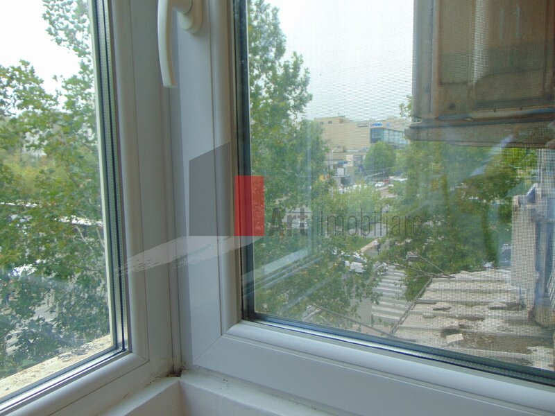 Titan, metrou, apartament cu o camera, garsoniera.