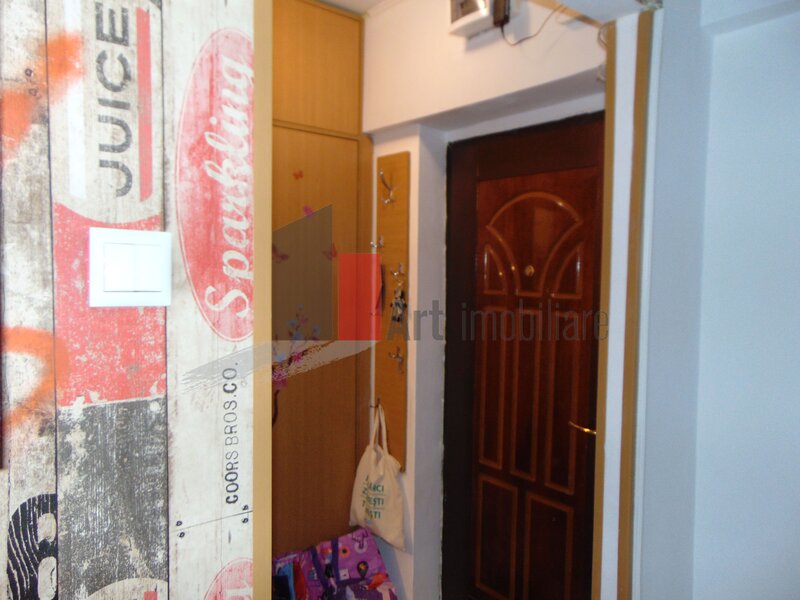 Titan, metrou, apartament cu o camera, garsoniera.